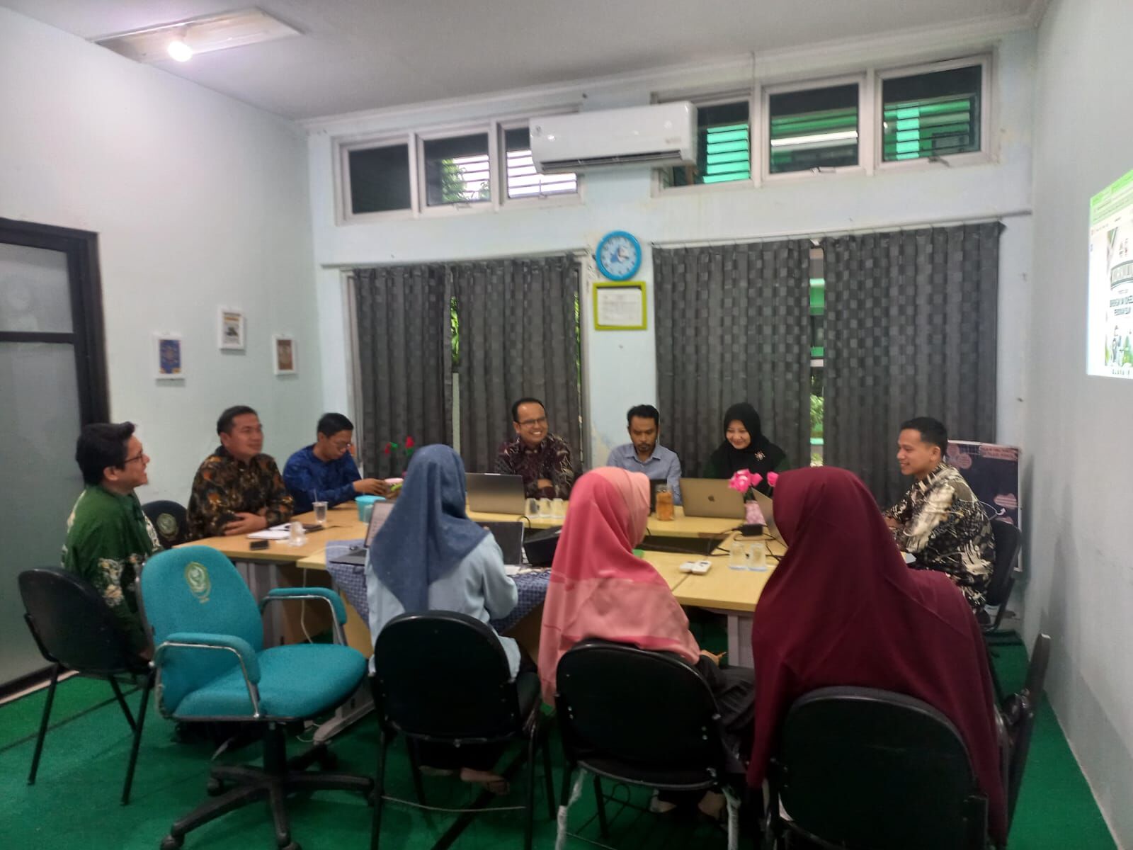 Prodi BKPI Fakultas Tarbiyah IAIN SAS Babel Matangkan Persiapan Asesmen Lapangan melalui Rapat Review Borang Akreditasi