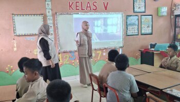 Dosen dan Mahasiswa Prodi BKPI IAIN SAS Babel Laksanakan Sosialisasi Anti-Bullying di SD Negeri 23 Sungai Selan